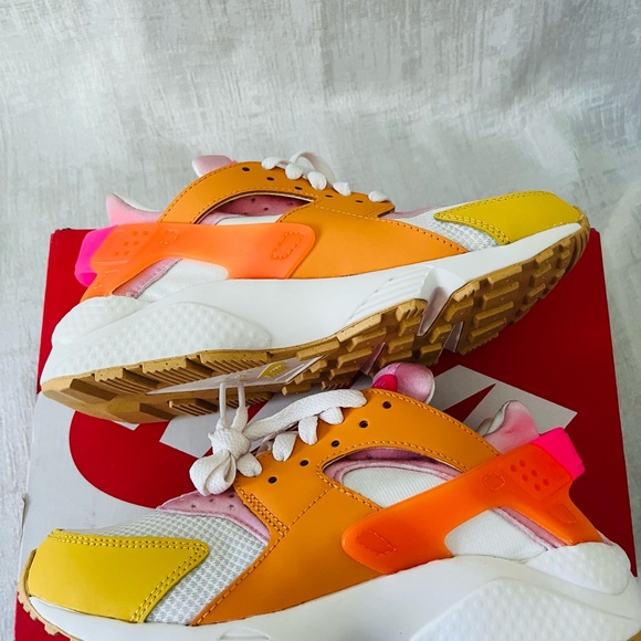 Nike Air Hurache Womens Running Gym Shoes Sneakers Pink Orange Size 6.5 7 new - Picture 2 of 9